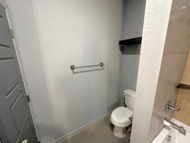 Building Photo - AVAILABLE NOW!