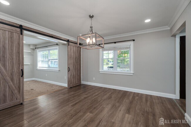 Building Photo - 65 Hastings Rd