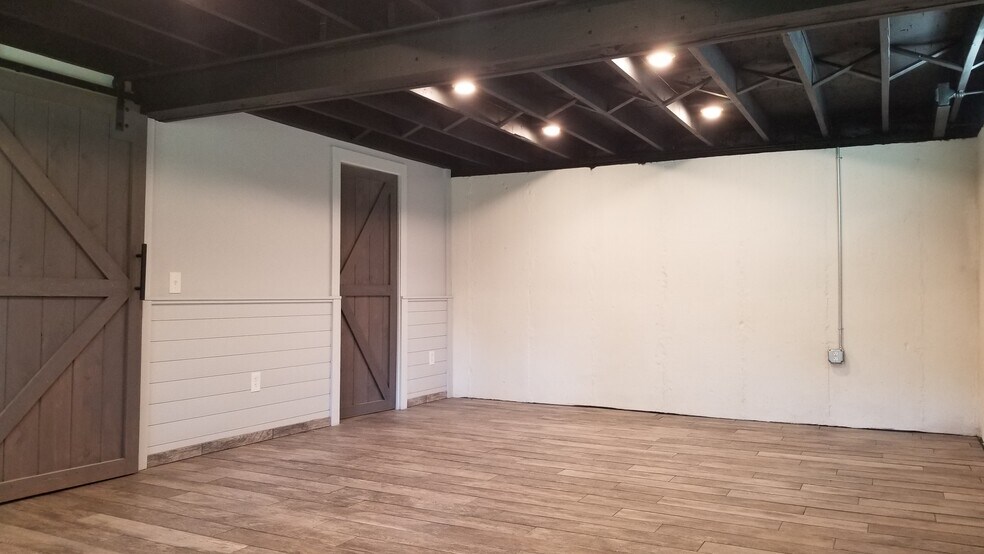 Building Photo - 75 Buckwheat Ave