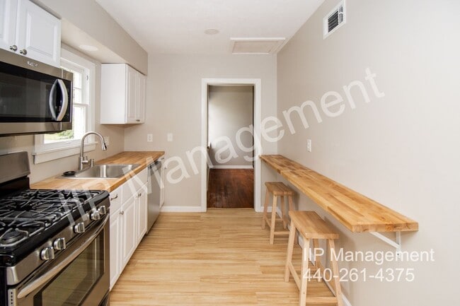 Building Photo - 6177 Iroquois Trail