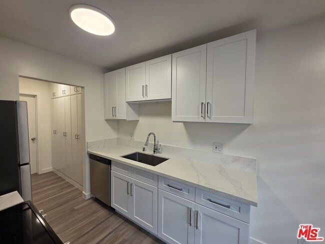 Building Photo - 1433 Brockton Ave