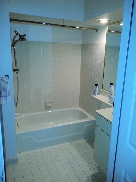 Building Photo - 707 Eagles Chase Dr