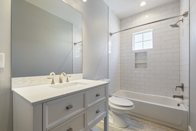 Building Photo - 1734 Pecan St