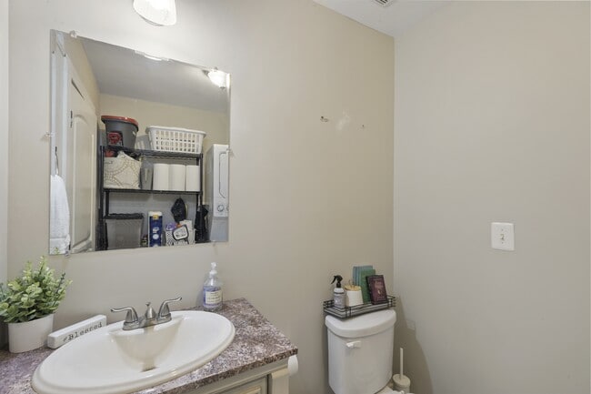 Building Photo - 425 Gittings St