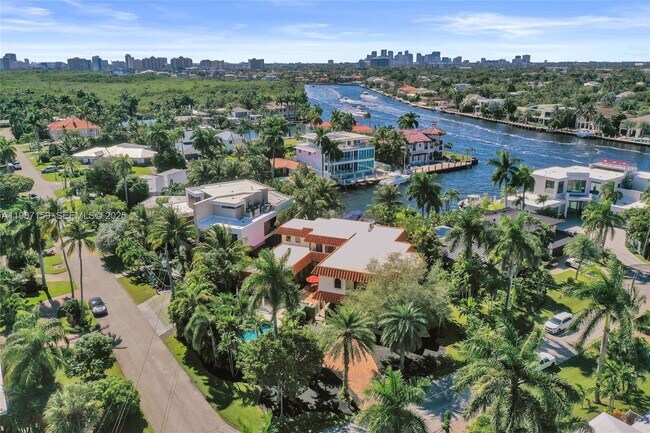 Building Photo - 2035 NE 31st Ave