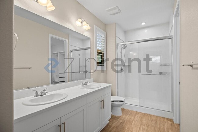 Building Photo - 572 Delicato Dr