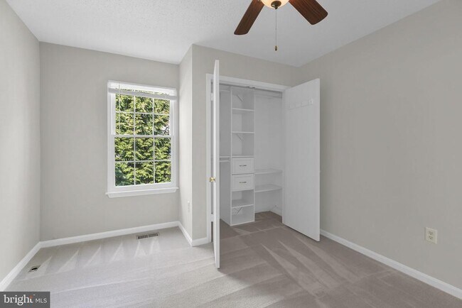 Building Photo - 5824 Wye Oak Commons Ct