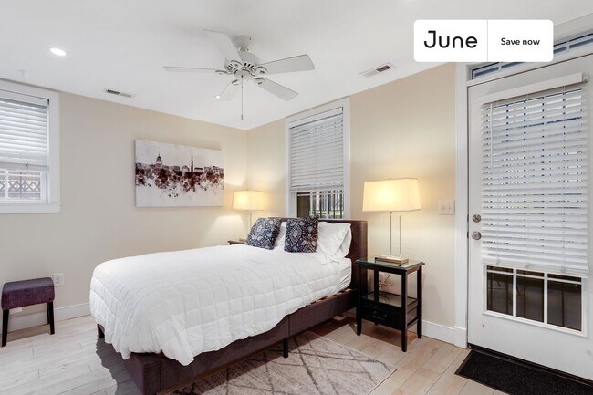 Building Photo - 1845 Burke St SE