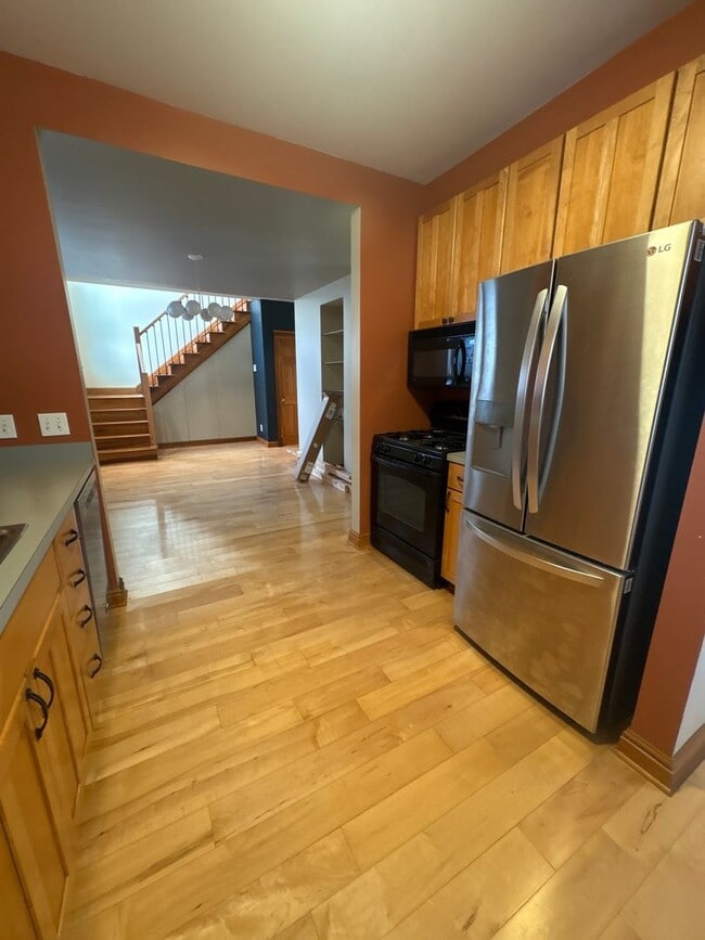 Building Photo - Renovated single family home for rent