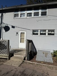 Building Photo - 947 W 8th St