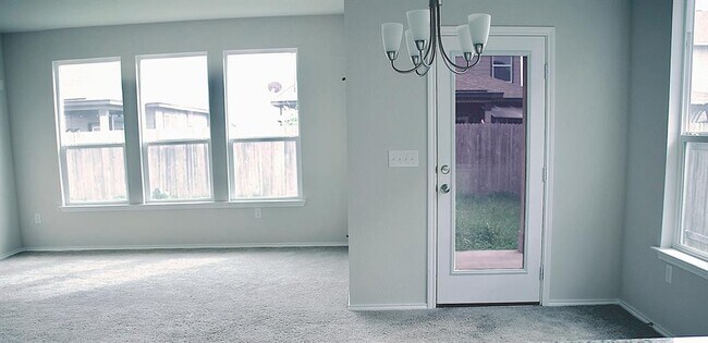Building Photo - 211 Pitkin Dr