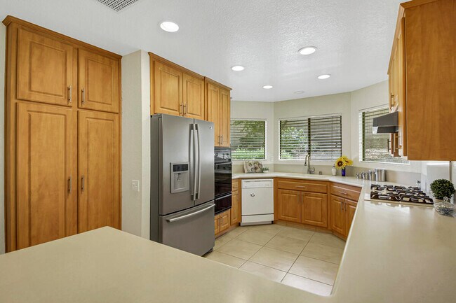 Building Photo - 79825 Camelback Dr
