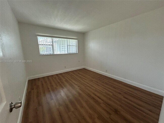 Building Photo - 250 Layne Blvd