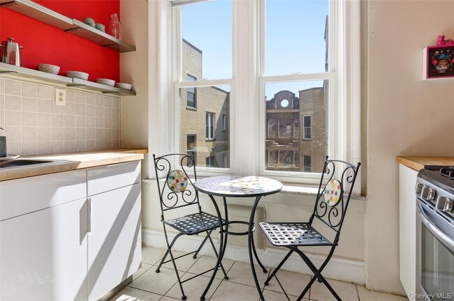 Building Photo - 4006 7th Ave