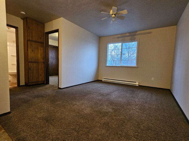 Building Photo - 1704 1st Ave W