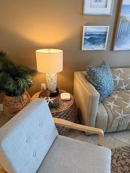 Building Photo - 6917 Collins Ave