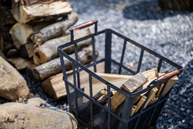 Building Photo - 152 Baxter Rd