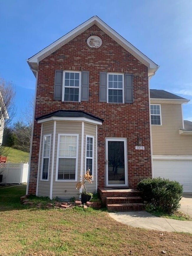 Building Photo - Spacious 4 Bedroom 2.5 Baths located off Jonestown Road!