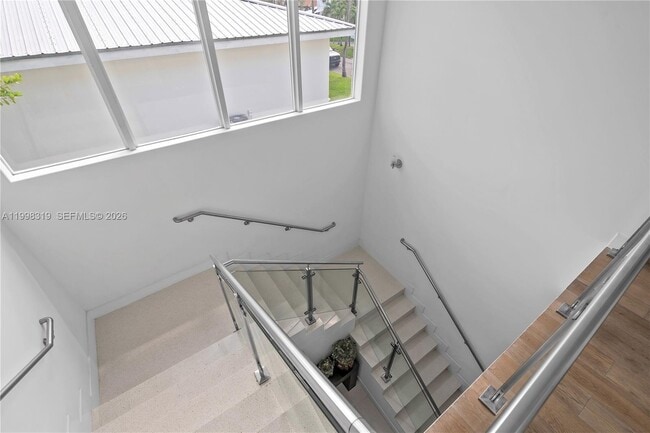 Building Photo - 435 Hampton Ln