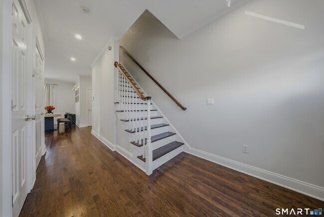 Building Photo - 145 Brentwood Ave