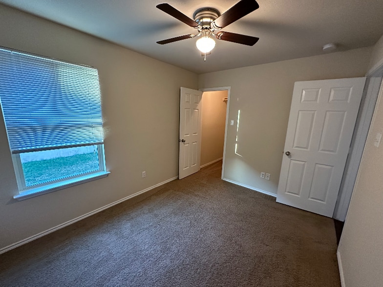 Building Photo - 2809 Skinner Dr