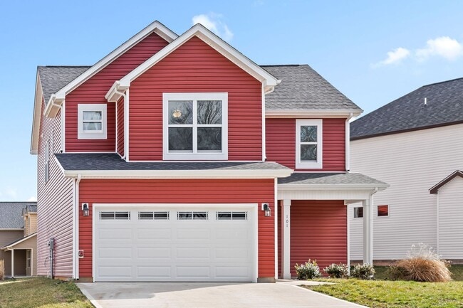 Building Photo - Pet Friendly Three Bedroom!
