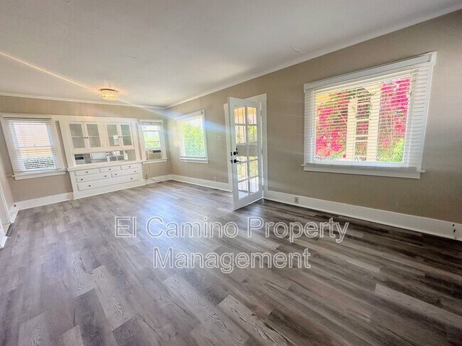 Building Photo - 5758 Pickering Ave