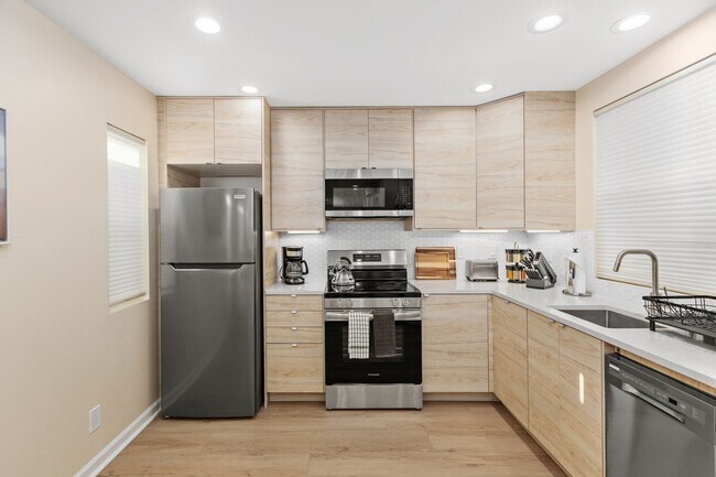 Building Photo - New built and fully furnished 2 bed 2. 5 baths in Point Loma