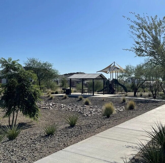 Building Photo - 2022 Built Single-Level 4Bedrooms/3Baths Stunning Home!!