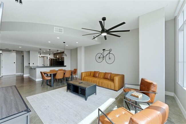 Building Photo - 525 E Jackson St