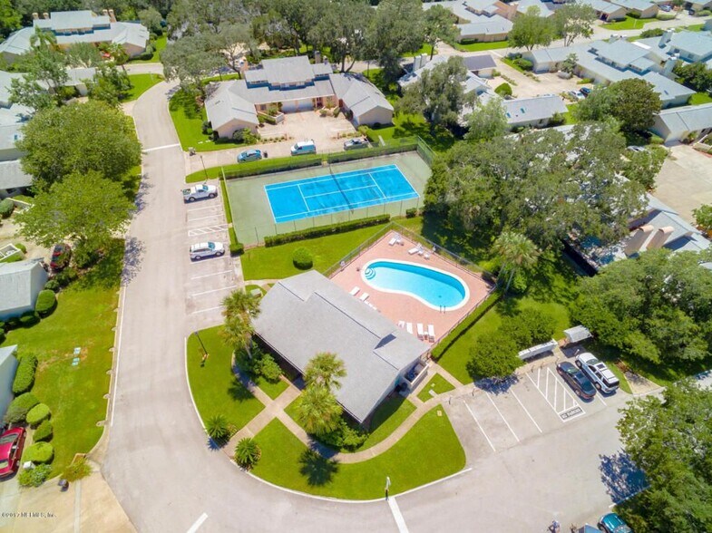 Building Photo - 172 La Pasada Cir S