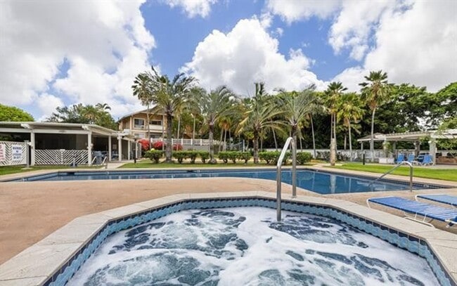 Building Photo - 2BR/2BA/2prkg Townhouse unit in a Guard-ga...