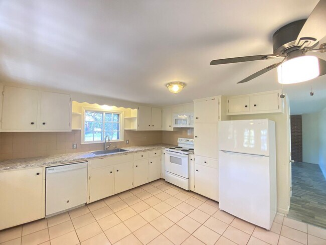 Primary Photo - 94 Millville St