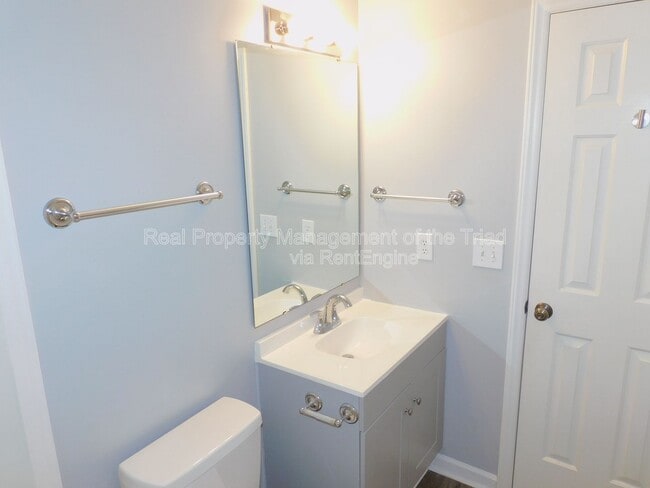 Building Photo - 2988 Butterwood Dr