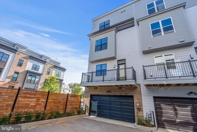 Building Photo - 2038 Tysons Ridgeline Rd