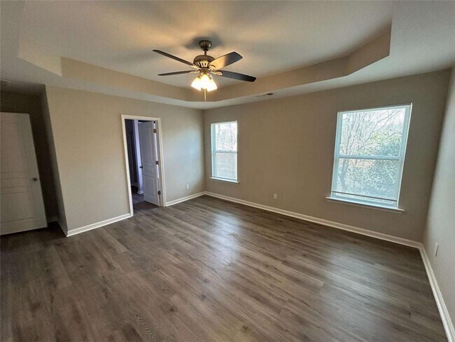 Building Photo - 118 Hidden Lake Cir
