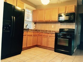 Building Photo - 7134 S University Ave