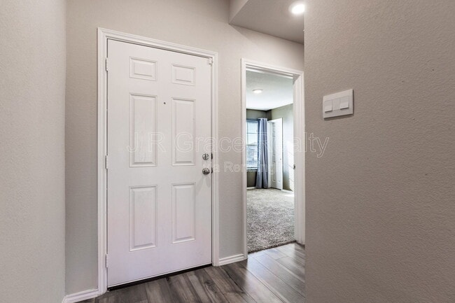 Building Photo - 6905 Guadalupe Rd