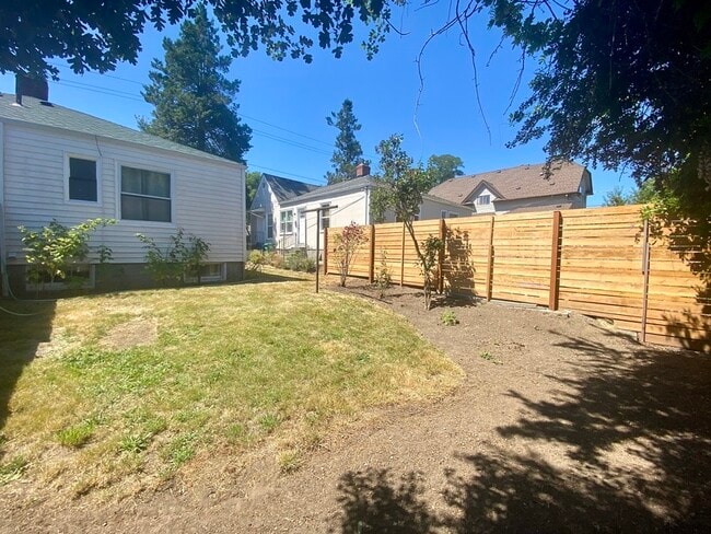 Building Photo - 5708 8th Ave NW