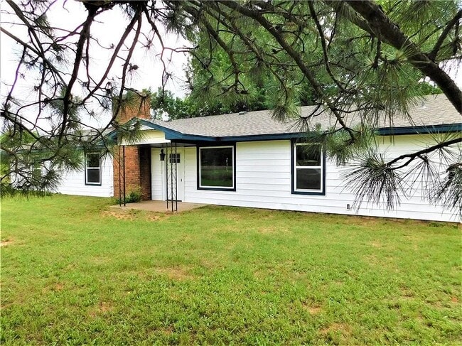 Primary Photo - 201 Riverside Pl