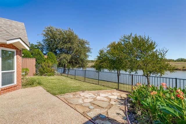 Building Photo - 8904 Lakewood Dr