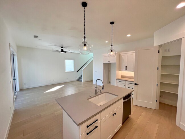 Building Photo - 313 Talons Dr