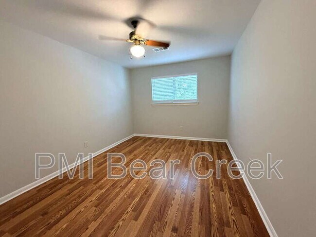 Building Photo - 6407 Waldron Dr