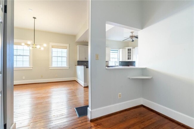Building Photo - 311 Josephine St NE