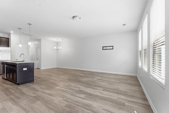 Building Photo - Murfreesboro Townhome