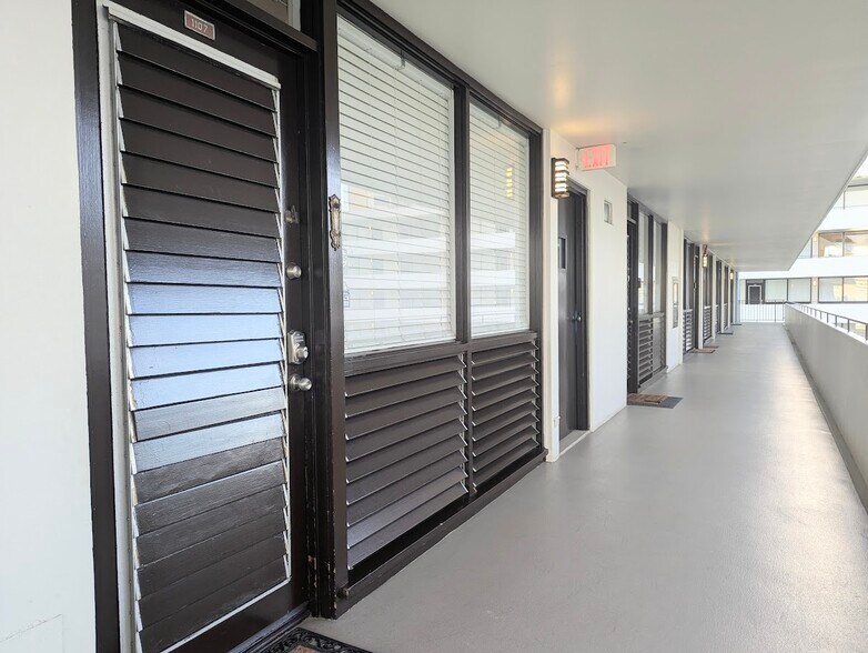 Building Photo - 425 Ena Rd