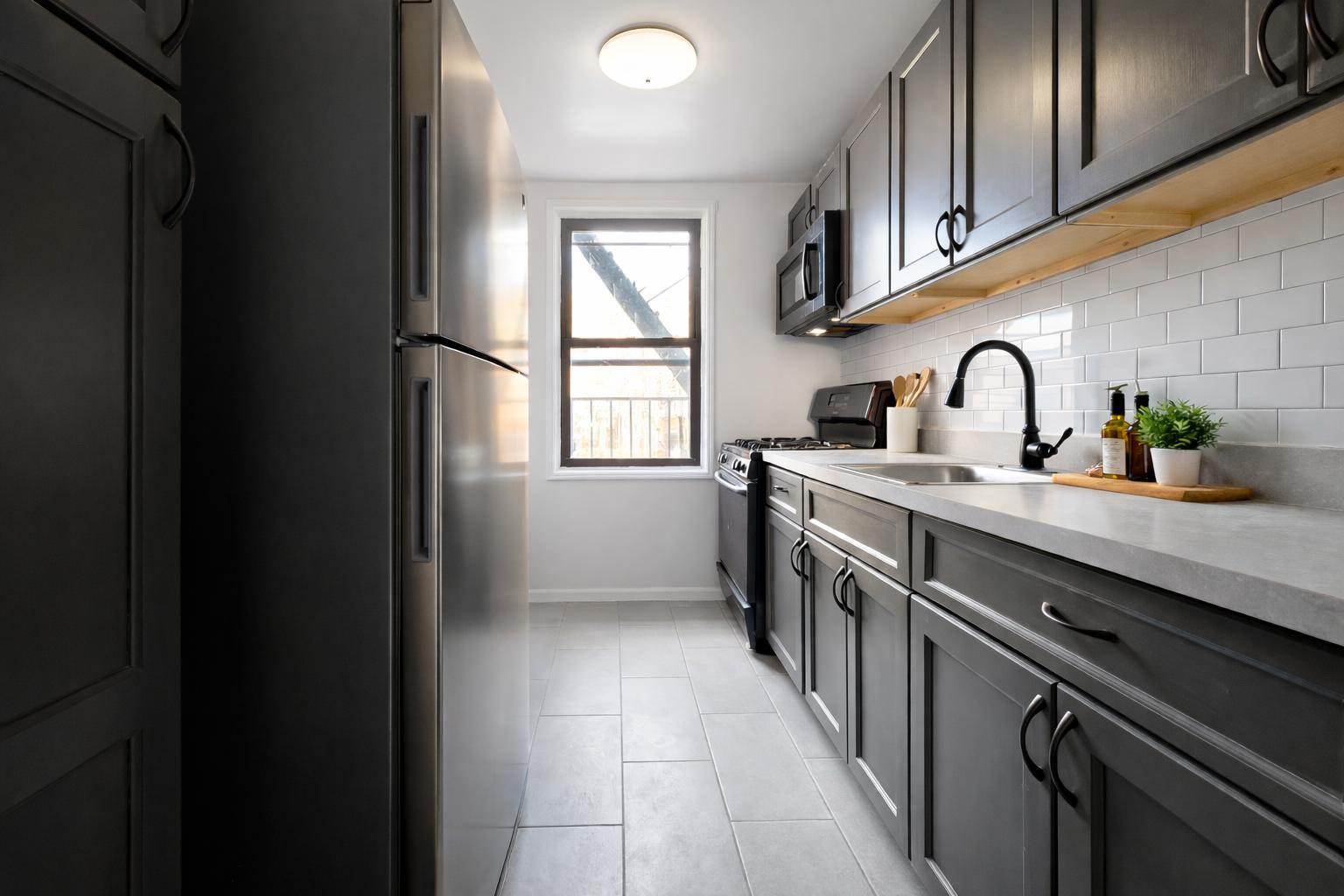 Building Photo - 525-527 Riverdale Avenue