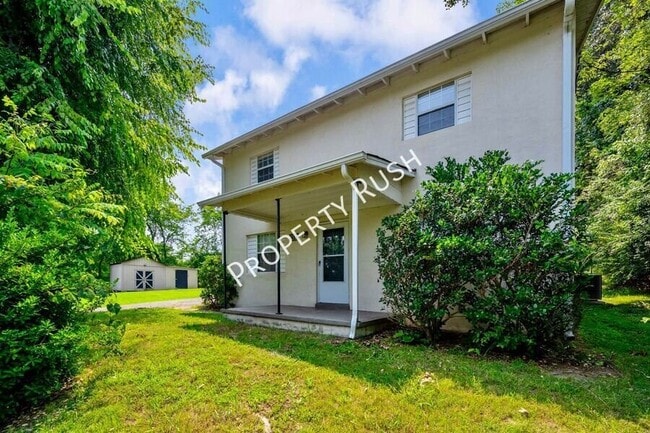 Building Photo - 424 Hedgewood Dr