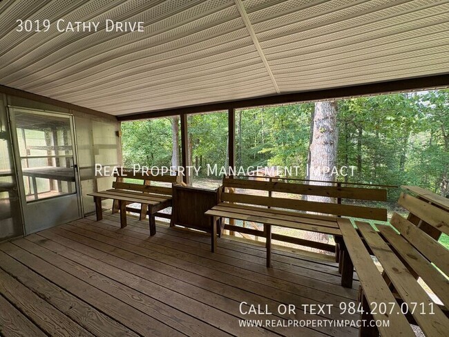 Building Photo - 3019 Cathy Dr