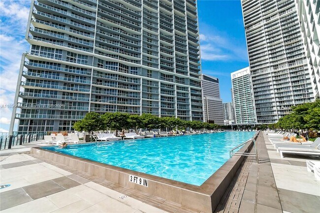 Building Photo - 475 Brickell Ave